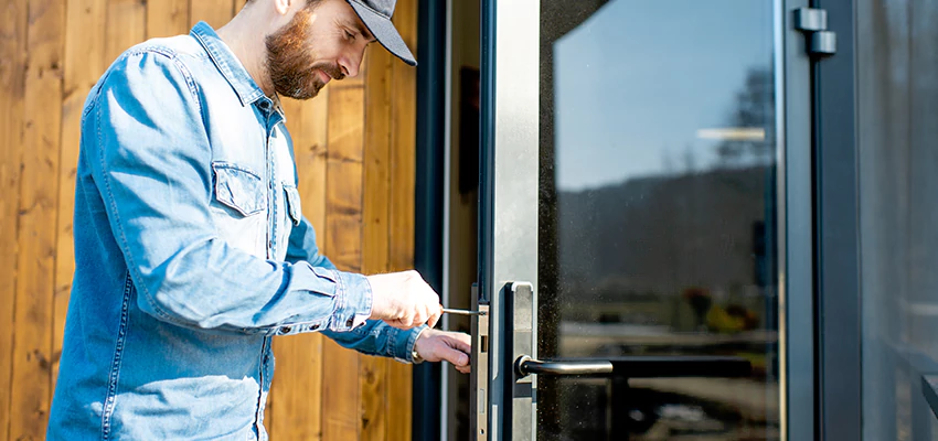 Frameless Glass Storefront Door Locks Replacement in Willowbrook, CA