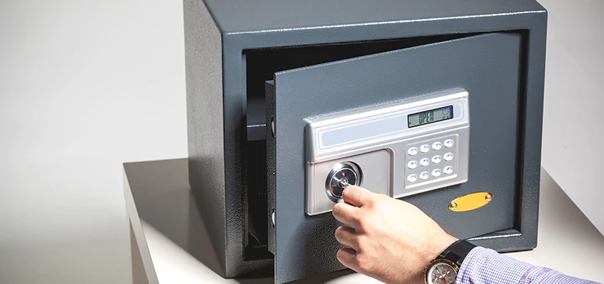 Jewelry Safe Unlocking Service in Willowbrook, California
